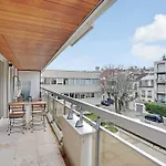 アパート Charming With Ac & Balcony *