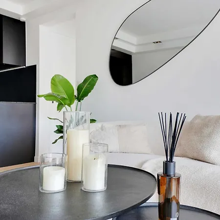 Charming With Ac & Balcony Lejlighed