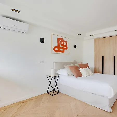 Charming With Ac & Balcony Lejlighed