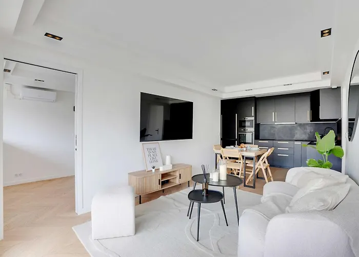 Appartement Charming With Ac & Balcony Suresnes