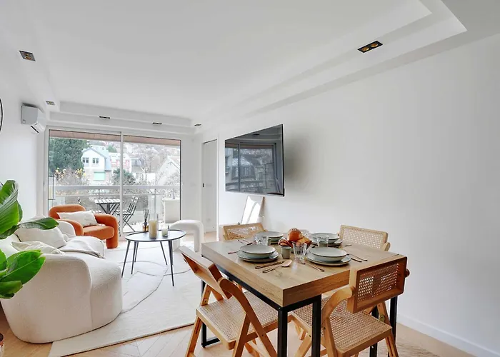 Appartement Charming With Ac & Balcony
