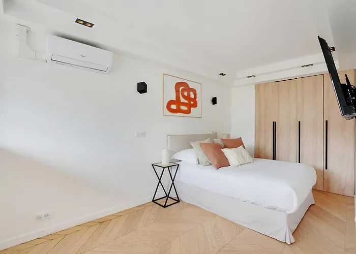 Charming With Ac & Balcony Appartement