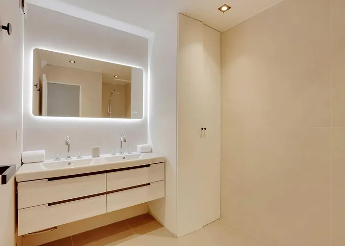 Appartement Charming With Ac & Balcony